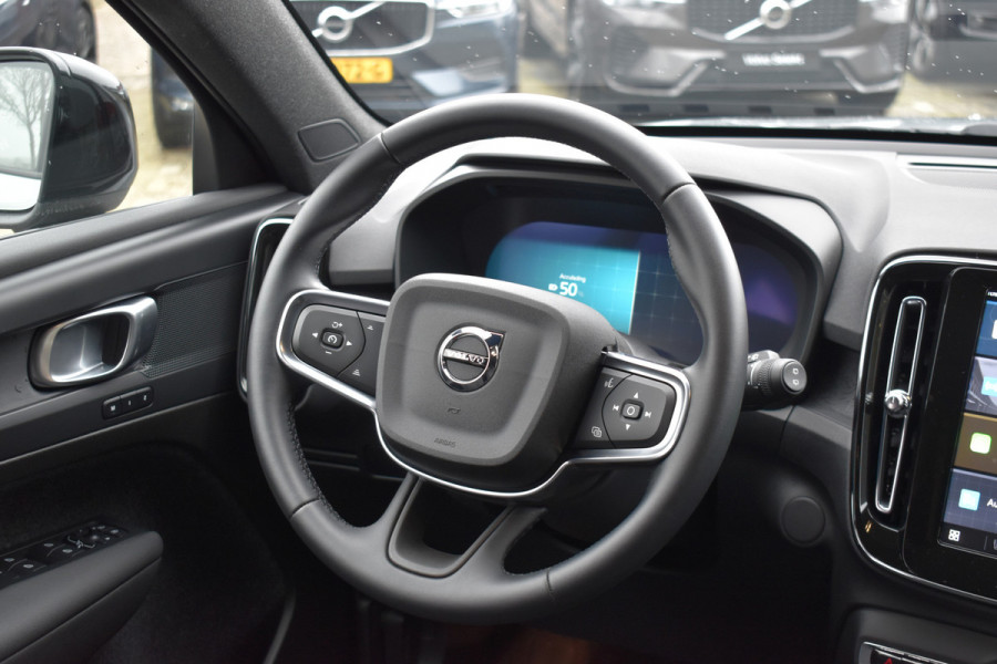 Volvo EX40 Extended Range 252PK Plus 82 kWh | Trekhaak | Elektr. Stoel | Camera | Stuurverwarming | ACC