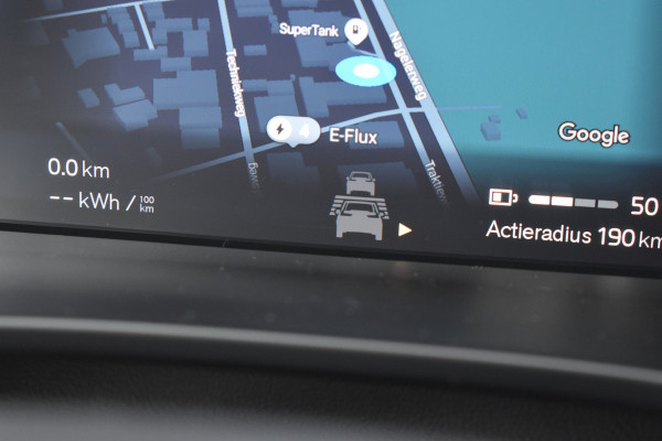 Volvo EX40 Extended Range 252PK Plus 82 kWh | Trekhaak | Elektr. Stoel | Camera | Stuurverwarming | ACC