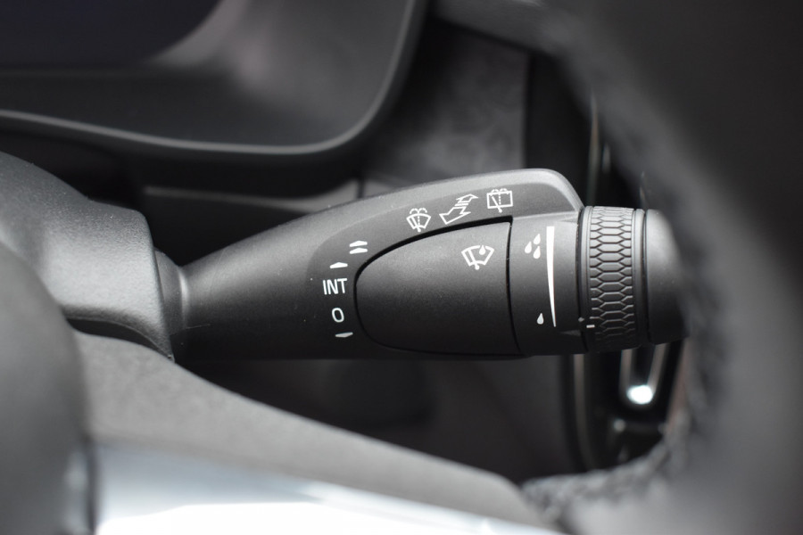 Volvo EX40 Extended Range 252PK Plus 82 kWh | Trekhaak | Elektr. Stoel | Camera | Stuurverwarming | ACC