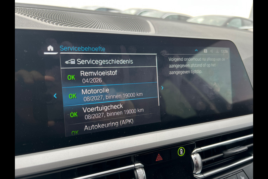 BMW 3 Serie Touring 320e xDrive Business Edition Plus Sport | Panoramadak | Stuurverwarming | Stoelverwarming | Keyless | Laser Light | Head-Up Display | Apple Carplay | Navigatie |