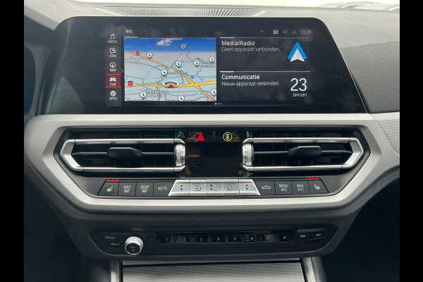 BMW 3 Serie Touring 320e xDrive Business Edition Plus Sport | Panoramadak | Stuurverwarming | Stoelverwarming | Keyless | Laser Light | Head-Up Display | Apple Carplay | Navigatie |