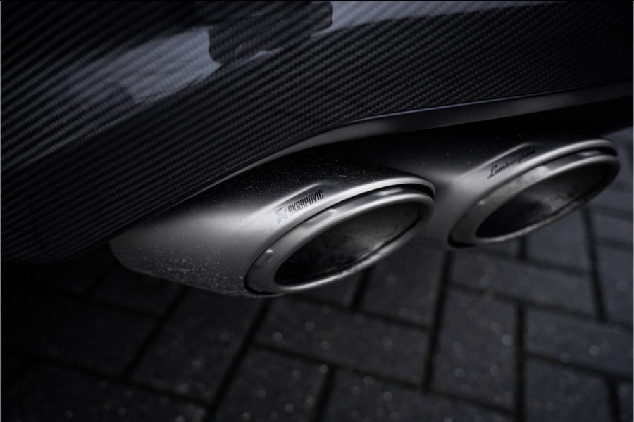 Lamborghini Urus 4.0 V8 Performante - Original Color l Akrapovic l Carbon Pack