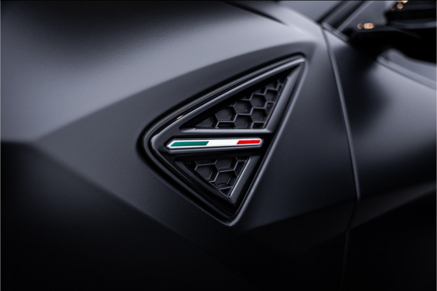 Lamborghini Urus 4.0 V8 Performante - Original Color l Akrapovic l Carbon Pack