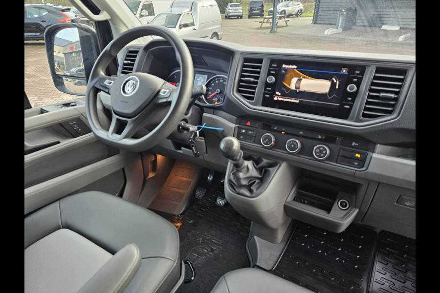 Volkswagen Crafter 35 2.0 TDI L3H2 177PK RWD Highline | 3500KG trekhgewicht | Cruise | App-connect | Navi | Stoelverwarming | Betimmering | Camera |