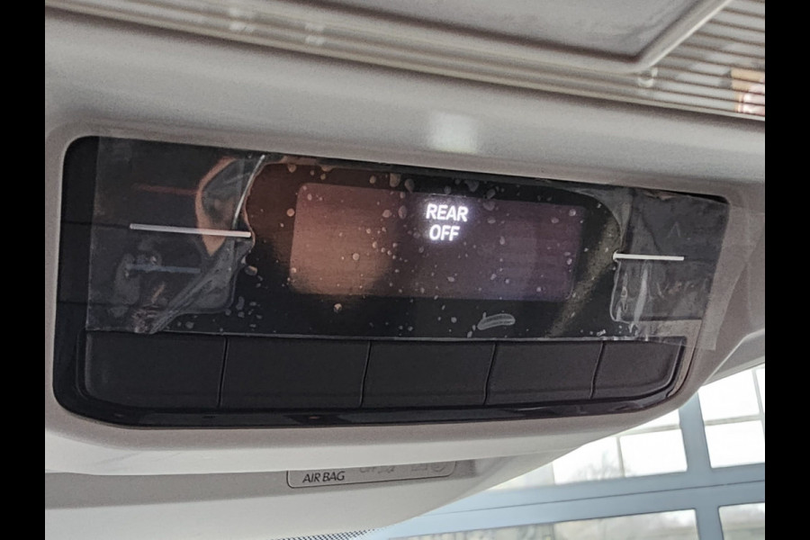 Volkswagen Crafter 35 2.0 TDI L3H2 177PK RWD Highline | 3500KG trekhgewicht | Cruise | App-connect | Navi | Stoelverwarming | Betimmering | Camera |