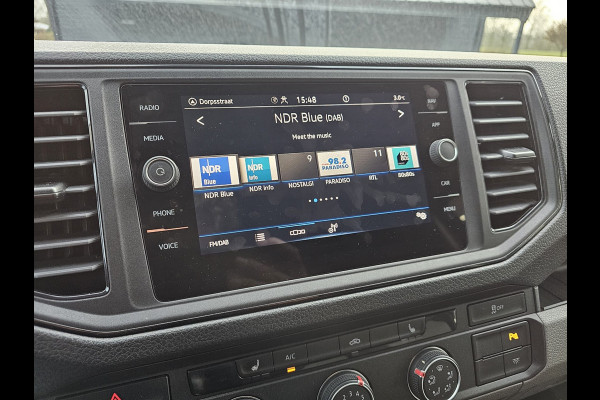 Volkswagen Crafter 35 2.0 TDI L3H2 177PK RWD Highline | 3500KG trekhgewicht | Cruise | App-connect | Navi | Stoelverwarming | Betimmering | Camera |