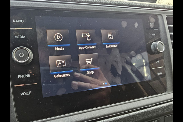 Volkswagen Crafter 35 2.0 TDI L3H2 177PK RWD Highline | 3500KG trekhgewicht | Cruise | App-connect | Navi | Stoelverwarming | Betimmering | Camera |
