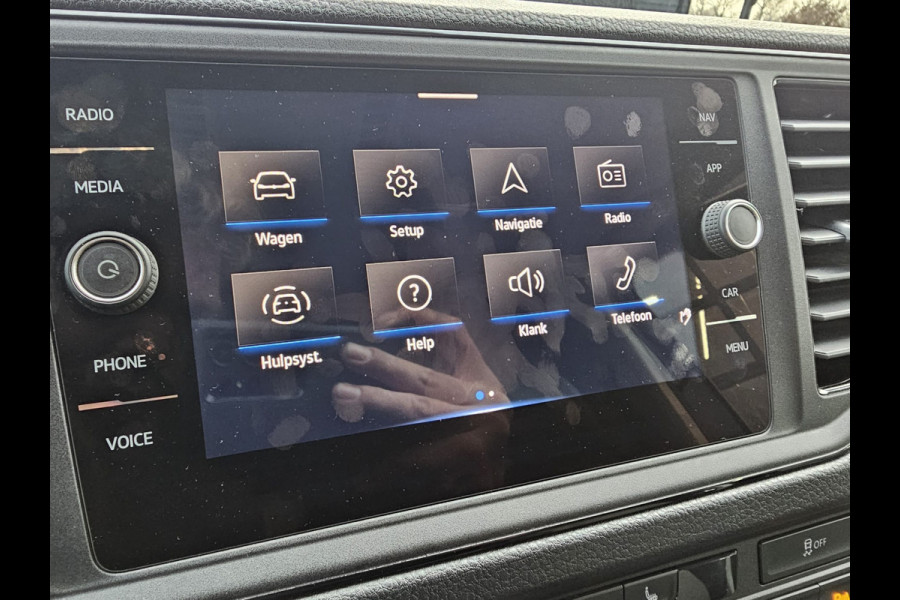 Volkswagen Crafter 35 2.0 TDI L3H2 177PK RWD Highline | 3500KG trekhgewicht | Cruise | App-connect | Navi | Stoelverwarming | Betimmering | Camera |