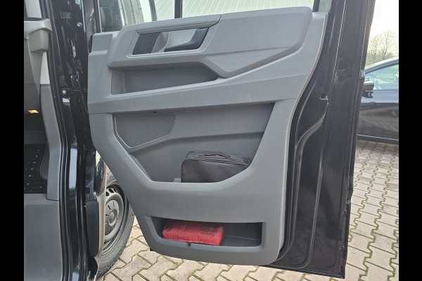 Volkswagen Crafter 35 2.0 TDI L3H2 177PK RWD Highline | 3500KG trekhgewicht | Cruise | App-connect | Navi | Stoelverwarming | Betimmering | Camera |
