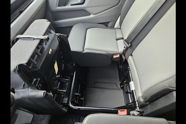 Volkswagen Crafter 35 2.0 TDI L3H2 177PK RWD Highline | 3500KG trekhgewicht | Cruise | App-connect | Navi | Stoelverwarming | Betimmering | Camera |