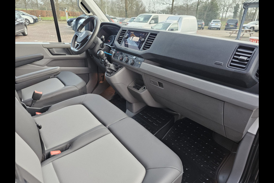 Volkswagen Crafter 35 2.0 TDI L3H2 177PK RWD Highline | 3500KG trekhgewicht | Cruise | App-connect | Navi | Stoelverwarming | Betimmering | Camera |