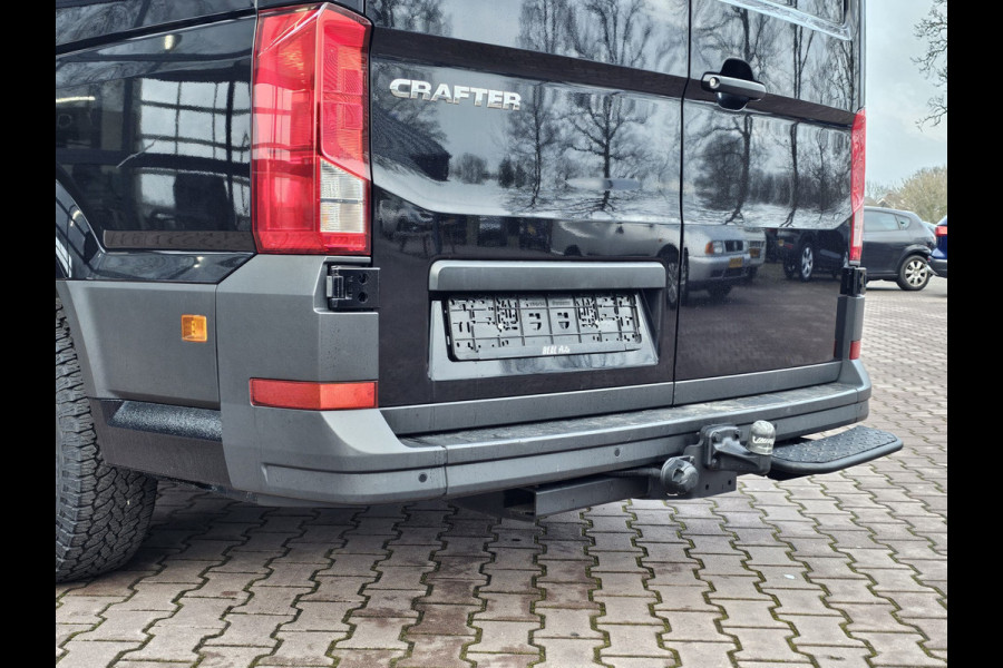 Volkswagen Crafter 35 2.0 TDI L3H2 177PK RWD Highline | 3500KG trekhgewicht | Cruise | App-connect | Navi | Stoelverwarming | Betimmering | Camera |