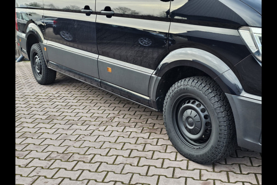 Volkswagen Crafter 35 2.0 TDI L3H2 177PK RWD Highline | 3500KG trekhgewicht | Cruise | App-connect | Navi | Stoelverwarming | Betimmering | Camera |