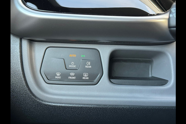 Volkswagen ID. Buzz Pro 86 kWh LWB 6prs. * Camera * El. Schuifdeuren * Stoelverwarming * Adaptieve Cruise Control * SOH 98% *