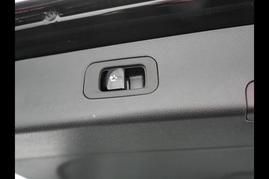 Mercedes-Benz E-Klasse Estate 300 e Luxury Line PHEV 313pk Dealer O.H | Luchtvering | Trekhaak af Fabriek | Lederen Comfortzetels Memory | Adaptive Cruise | Burmester 4D | Digital LED | 360 Camera | Keyless | Sfeerverlichting | Plug In Hybrid