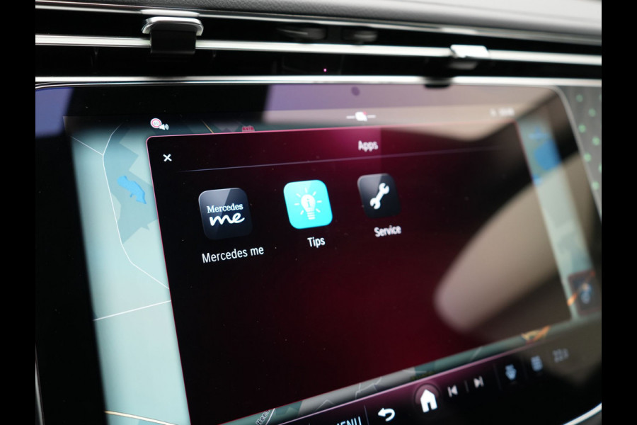 Mercedes-Benz E-Klasse Estate 300 e Luxury Line PHEV 313pk Dealer O.H | Luchtvering | Trekhaak af Fabriek | Lederen Comfortzetels Memory | Adaptive Cruise | Burmester 4D | Digital LED | 360 Camera | Keyless | Sfeerverlichting | Plug In Hybrid