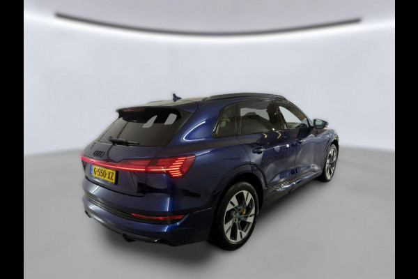 Audi e-tron e-tron 50 quattro Launch edition Black 71 kWh S-Line | Panoramadak | Stoelverwarming | Adaptive Cruise Control | Memory Seat | Parkeersensoren | Keyless | Apple Carplay