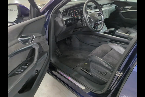 Audi e-tron e-tron 50 quattro Launch edition Black 71 kWh S-Line | Panoramadak | Stoelverwarming | Adaptive Cruise Control | Memory Seat | Parkeersensoren | Keyless | Apple Carplay
