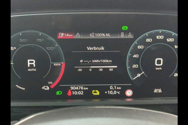 Audi e-tron e-tron 50 quattro Launch edition Black 71 kWh S-Line | Panoramadak | Stoelverwarming | Adaptive Cruise Control | Memory Seat | Parkeersensoren | Keyless | Apple Carplay