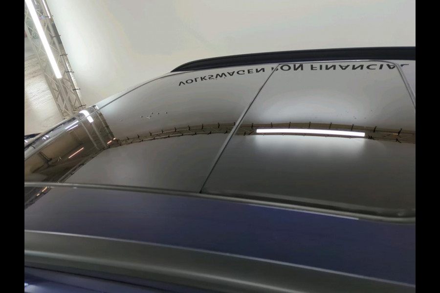 Audi e-tron e-tron 50 quattro Launch edition Black 71 kWh S-Line | Panoramadak | Stoelverwarming | Adaptive Cruise Control | Memory Seat | Parkeersensoren | Keyless | Apple Carplay