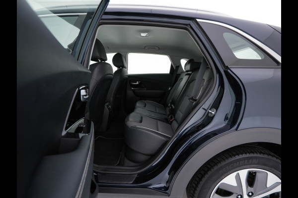 Kia e-Niro DynamicLine 64 kWh [ 3-Fase ] {SOH-100%} (INCL-BTW) Aut.*LEATHER-FABRIC | NAVI-FULLMAP | DAB+ | ADAPTIVE-CRUISE | CAMERA | HEATED-COMFORTSEATS | KEYLESS | DIGI-COCKPIT | SHIFT-PADDLES | CARPLAY | LANE-ASSIST | ...