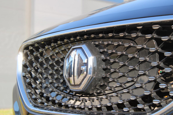 MG Mg Zs EV Luxury 45kWh AllSeason Panodak Leder