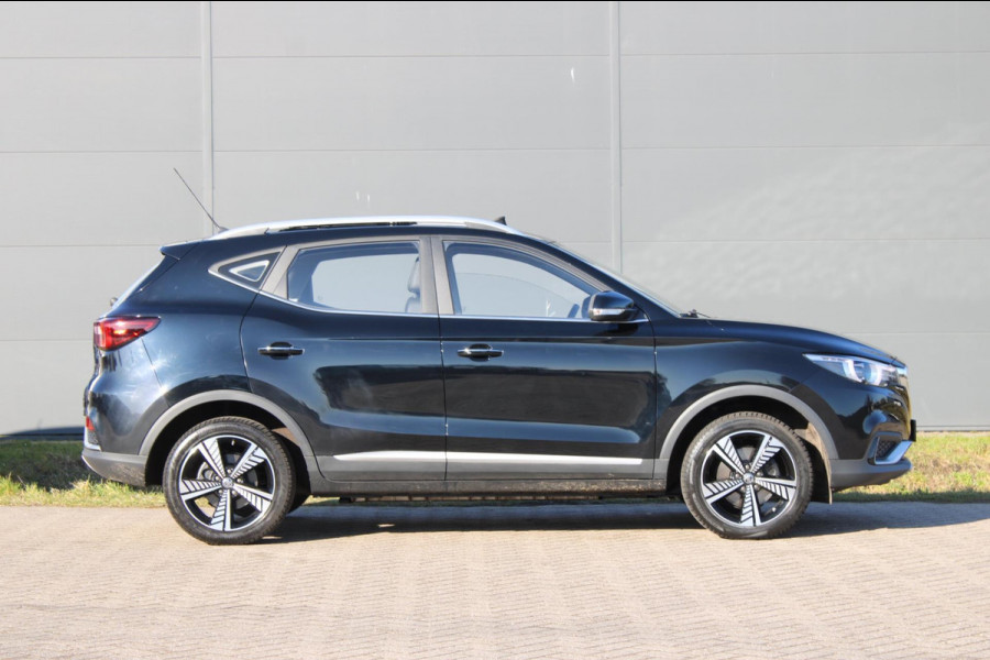 MG Mg Zs EV Luxury 45kWh AllSeason Panodak Leder