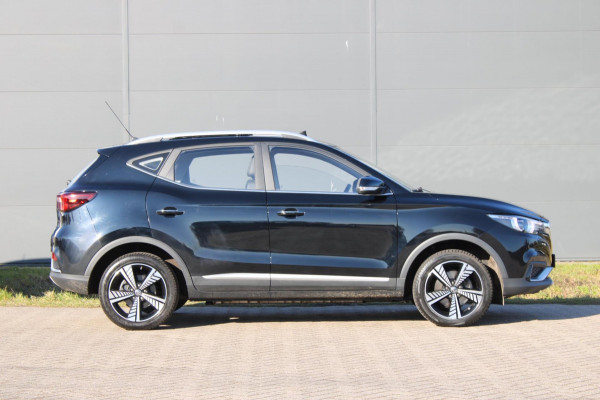 MG Mg Zs EV Luxury 45kWh AllSeason Panodak Leder