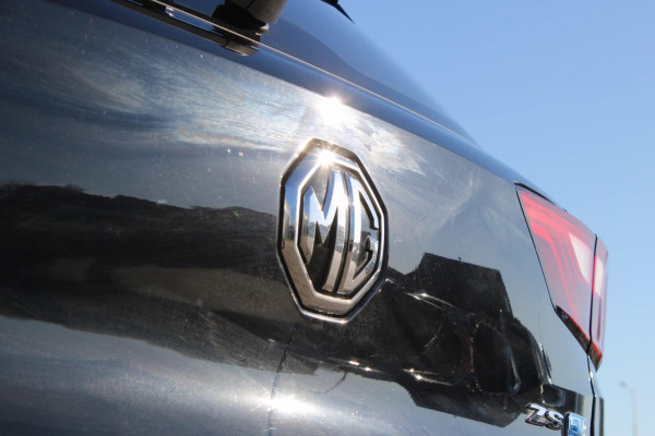 MG Mg Zs EV Luxury 45kWh AllSeason Panodak Leder