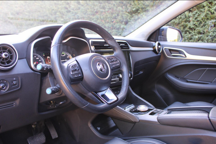 MG Mg Zs EV Luxury 45kWh AllSeason Panodak Leder