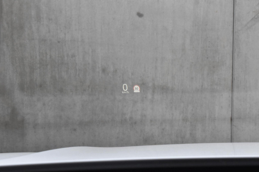 Volvo XC60 T8 390PK Automaat Recharge AWD Inscription / Intellisafe / Panoramadak / head-up display / Camera achter / Donker glas achter