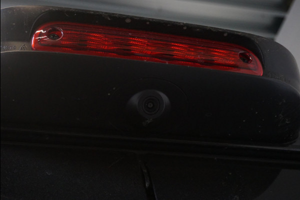 Opel Movano 140pk L2H2 Edition Navi Camera Parkeersensoren Trekhaak Cruise control Airco