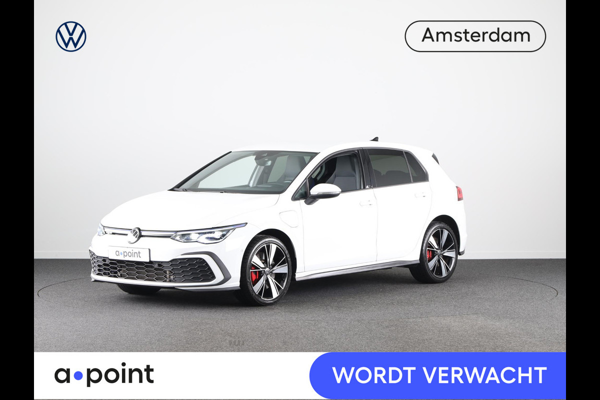 Volkswagen Golf 1.4 eHybrid GTE 245 pk Automaat (DSG) | Navigatie | Parkeersensoren (Park assist) | Achteruitrijcamera | Matrix LED koplampen | Stoelverwarming |