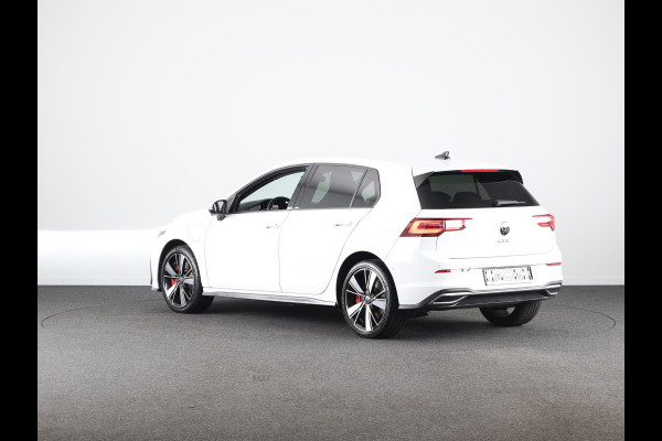 Volkswagen Golf 1.4 eHybrid GTE 245 pk Automaat (DSG) | Navigatie | Parkeersensoren (Park assist) | Achteruitrijcamera | Matrix LED koplampen | Stoelverwarming |