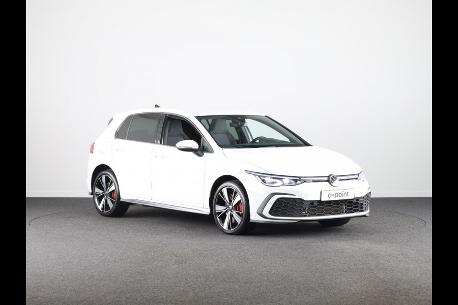Volkswagen Golf 1.4 eHybrid GTE 245 pk Automaat (DSG) | Navigatie | Parkeersensoren (Park assist) | Achteruitrijcamera | Matrix LED koplampen | Stoelverwarming |