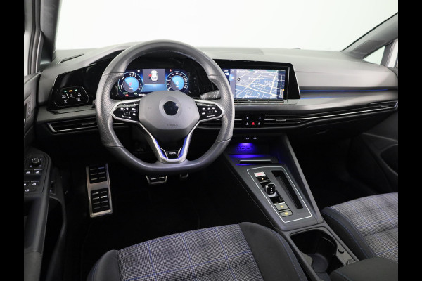 Volkswagen Golf 1.4 eHybrid GTE 245 pk Automaat (DSG) | Navigatie | Parkeersensoren (Park assist) | Achteruitrijcamera | Matrix LED koplampen | Stoelverwarming |