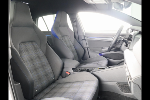 Volkswagen Golf 1.4 eHybrid GTE 245 pk Automaat (DSG) | Navigatie | Parkeersensoren (Park assist) | Achteruitrijcamera | Matrix LED koplampen | Stoelverwarming |