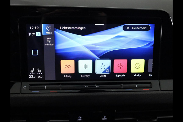 Volkswagen Golf 1.4 eHybrid GTE 245 pk Automaat (DSG) | Navigatie | Parkeersensoren (Park assist) | Achteruitrijcamera | Matrix LED koplampen | Stoelverwarming |