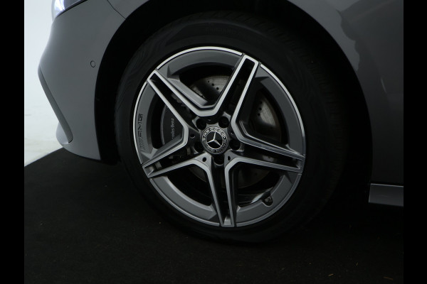 Mercedes-Benz A-Klasse 250 e Star Edition AMG Line | AMG Line | Sfeerverlichting | Achteruitrijcamera | Apple CarPlay | Inclusief 24 maanden MB Certified garantie voor Europa.