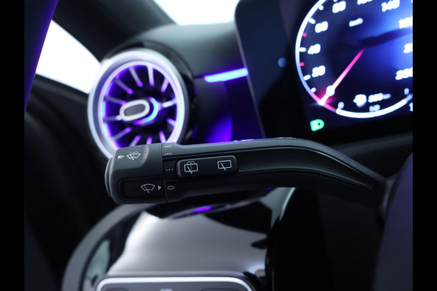 Mercedes-Benz A-Klasse 250 e Star Edition AMG Line | AMG Line | Sfeerverlichting | Achteruitrijcamera | Apple CarPlay | Inclusief 24 maanden MB Certified garantie voor Europa.