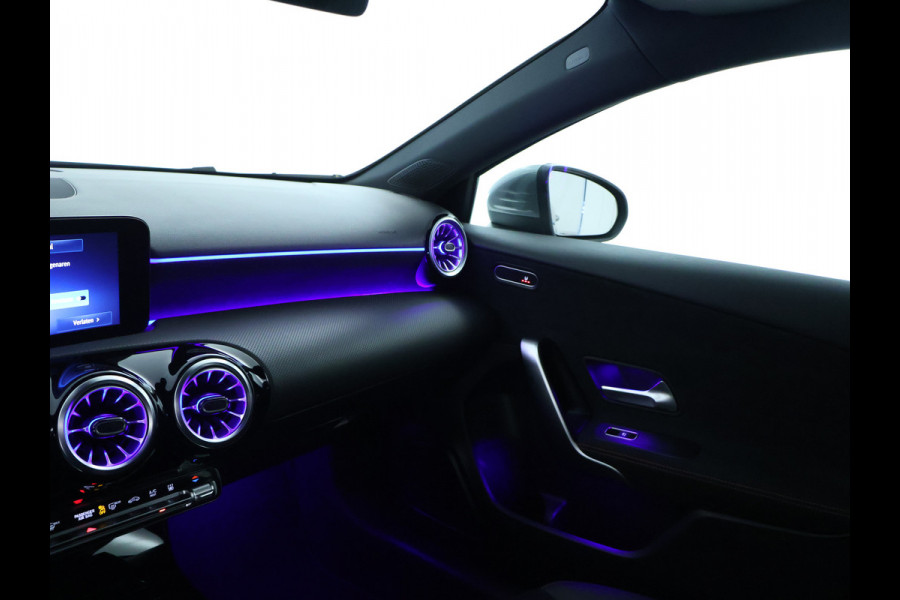 Mercedes-Benz A-Klasse 250 e Star Edition AMG Line | AMG Line | Sfeerverlichting | Achteruitrijcamera | Apple CarPlay | Inclusief 24 maanden MB Certified garantie voor Europa.