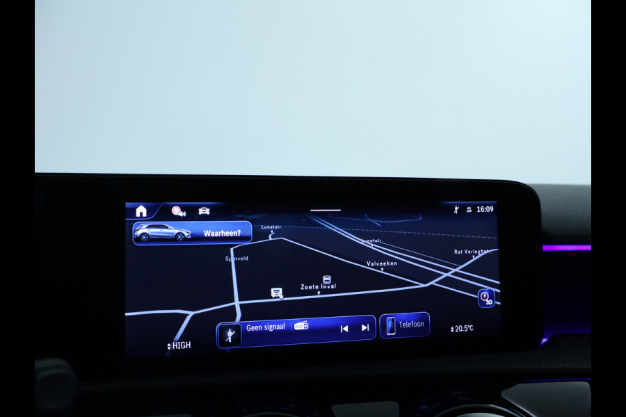 Mercedes-Benz A-Klasse 250 e Star Edition AMG Line | AMG Line | Sfeerverlichting | Achteruitrijcamera | Apple CarPlay | Inclusief 24 maanden MB Certified garantie voor Europa.