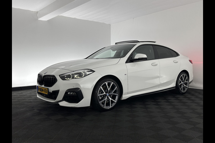 BMW 2 Serie Gran Coupé 220i M-Sportpack Business Edition (INCL-BTW) Aut. *PANO | MICROFIBRE-SPORTSEATS | FULL-LED | DIGI-COCKPIT | CAMERA | NAVI-FULLMAP | HIFI-SOUND | DAB+ | ECC | PDC | CRUISE | CARPLAY | KEYLESS | PRIVACYGLASS | 18"ALU*