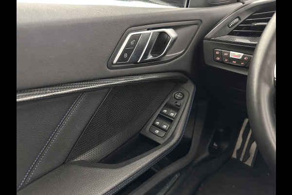 BMW 2 Serie Gran Coupé 220i M-Sportpack Business Edition (INCL-BTW) Aut. *PANO | MICROFIBRE-SPORTSEATS | FULL-LED | DIGI-COCKPIT | CAMERA | NAVI-FULLMAP | HIFI-SOUND | DAB+ | ECC | PDC | CRUISE | CARPLAY | KEYLESS | PRIVACYGLASS | 18"ALU*