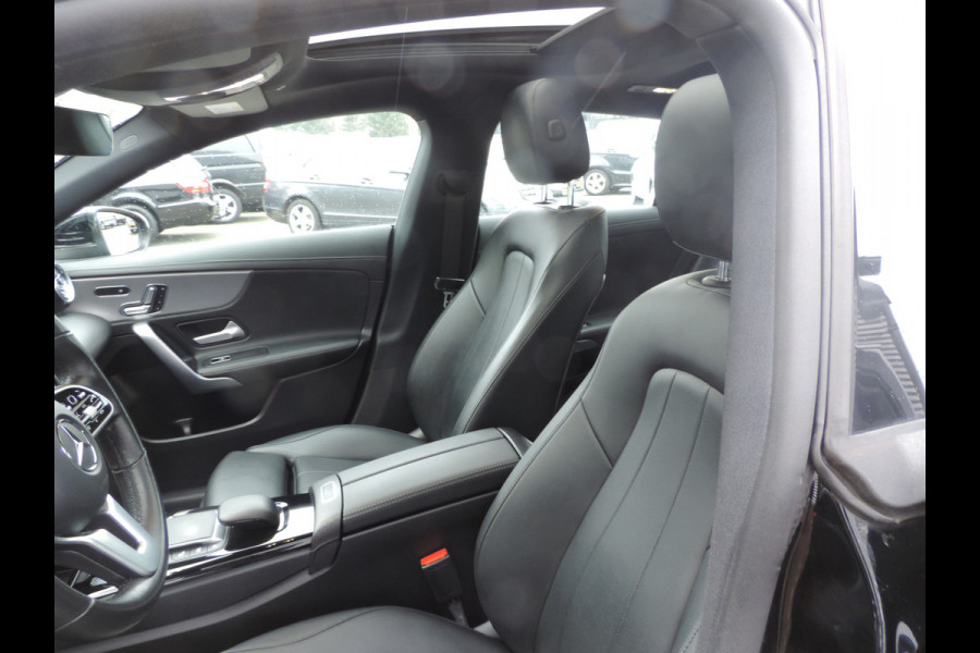 Mercedes-Benz CLA-Klasse Shooting Brake 200 Business Solution Luxury panoramadak trekhaak