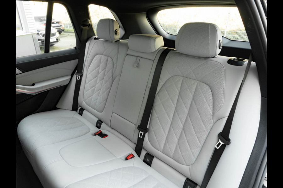 BMW X5 xDrive45e M-Sport - Driving Assistant Prof - Hifi - Adaptief LED - Comfort Access