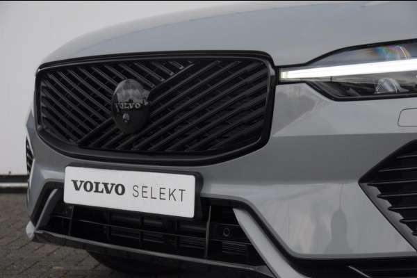 Volvo XC60 T8 455PK Facelift AWD Plus Black Edition Head up display / Luchtvering / Trekhaak / Apple Carplay / Adaptive cruise control / Panorama dak / Sportstoelen / Elektrisch bedienbare bestuurderstoel met geheugen / Keyless Entry / Elektrische achterklep