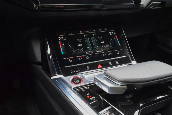 Audi e-tron S Quattro 371kW / Luchtvering/ Standkachel/ Bang & Olufsen Sound System/ Trekhaak/ Panoramadak/