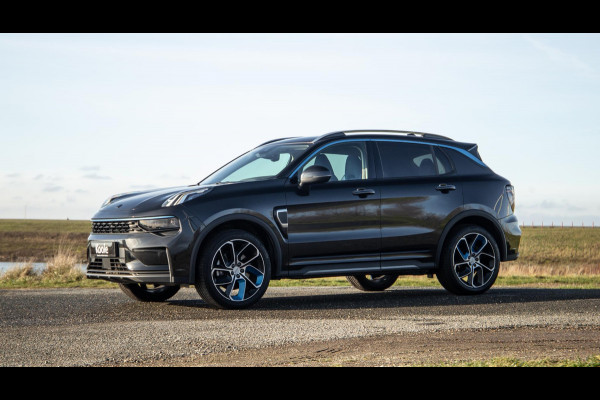 Lynk & Co 01 1.5 192kW PHEV PANORAMA DAK / 20'' / STOEVERWARMING / CARPLAY