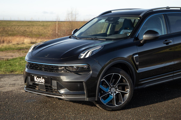 Lynk & Co 01 1.5 192kW PHEV PANORAMA DAK / 20'' / STOEVERWARMING / CARPLAY